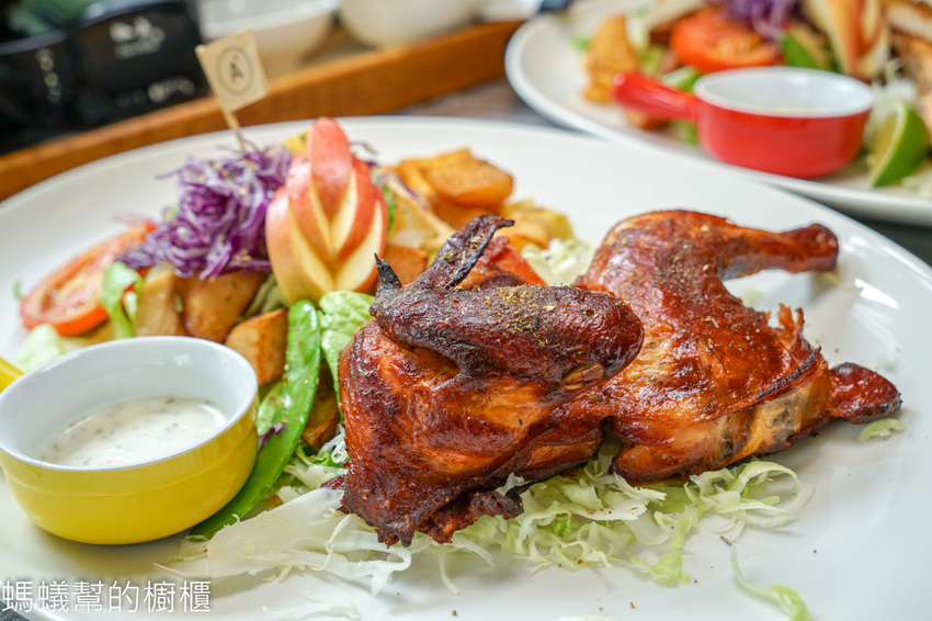 南投市A+倉庫 | 中興新村特色複合式餐廳，大份量餐點美味又飽足！中興新村特色貨櫃屋餐廳。 - 螞蟻幫的櫥櫃