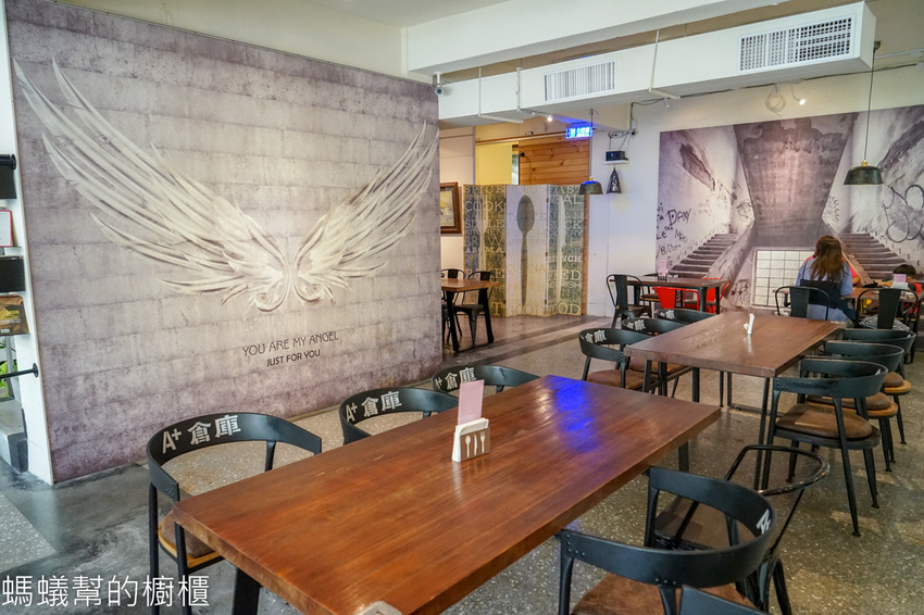 南投市A+倉庫 | 中興新村特色複合式餐廳，大份量餐點美味又飽足！中興新村特色貨櫃屋餐廳。 - 螞蟻幫的櫥櫃