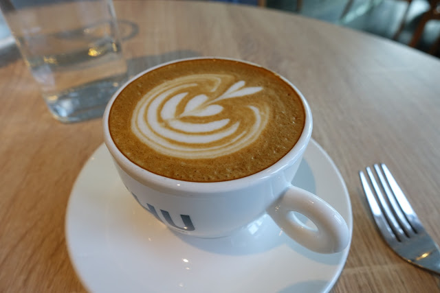 [食記] 新竹 築咖啡。在綠意圍繞裡享受假日早晨!新菜色--班乃迪克蛋、蘑菇煎蛋捲