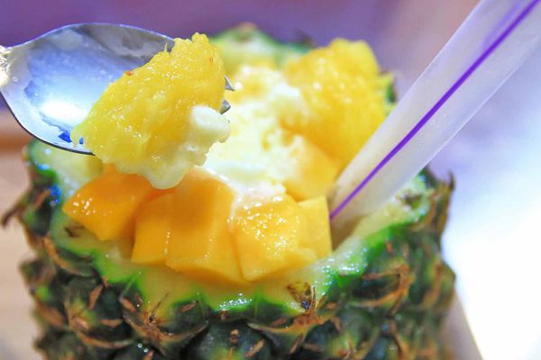 【蘆洲美食】古早味旺來冰店-用整顆鳳梨製作的超豪華鳳梨冰