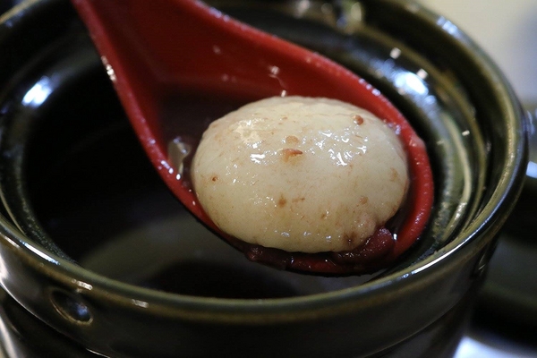 古早味旺來冰店：【新北市食記】蘆洲古早味旺來冰店~圓頂雪屋的鳳梨冰/草莓煉乳冰好療癒/冬天來碗紅豆湯和花生湯暖暖身不錯呦