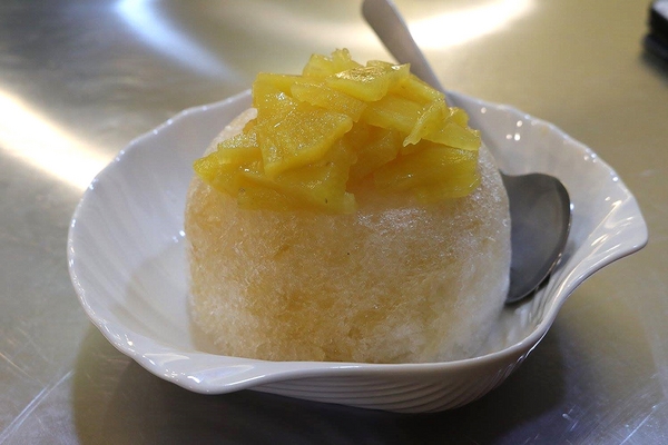 古早味旺來冰店：【新北市食記】蘆洲古早味旺來冰店~圓頂雪屋的鳳梨冰/草莓煉乳冰好療癒/冬天來碗紅豆湯和花生湯暖暖身不錯呦