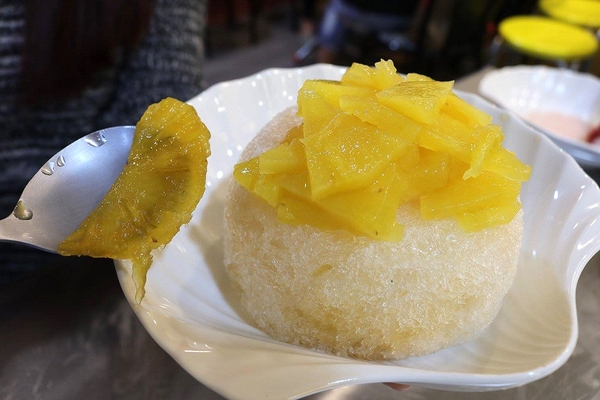 古早味旺來冰店：【新北市食記】蘆洲古早味旺來冰店~圓頂雪屋的鳳梨冰/草莓煉乳冰好療癒/冬天來碗紅豆湯和花生湯暖暖身不錯呦