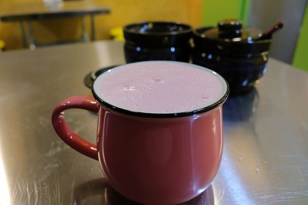 古早味旺來冰店：【新北市食記】蘆洲古早味旺來冰店~圓頂雪屋的鳳梨冰/草莓煉乳冰好療癒/冬天來碗紅豆湯和花生湯暖暖身不錯呦