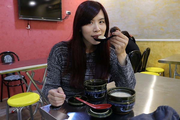 古早味旺來冰店：【新北市食記】蘆洲古早味旺來冰店~圓頂雪屋的鳳梨冰/草莓煉乳冰好療癒/冬天來碗紅豆湯和花生湯暖暖身不錯呦