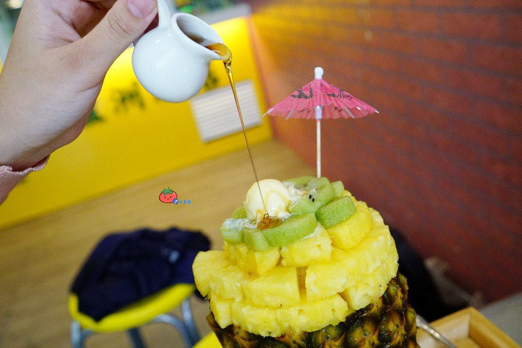 【蘆洲冰店】浮誇造型整顆西瓜冰 古早味旺來冰鳳梨冰 還有雪花冰和芒果冰唷!