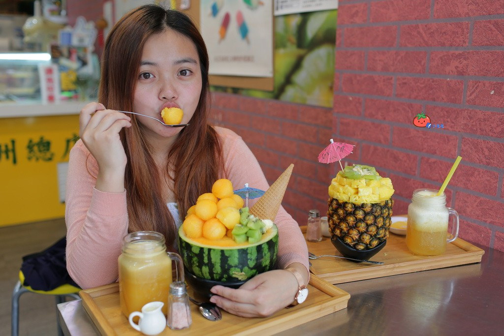 【蘆洲冰店】浮誇造型整顆西瓜冰 古早味旺來冰鳳梨冰 還有雪花冰和芒果冰唷!