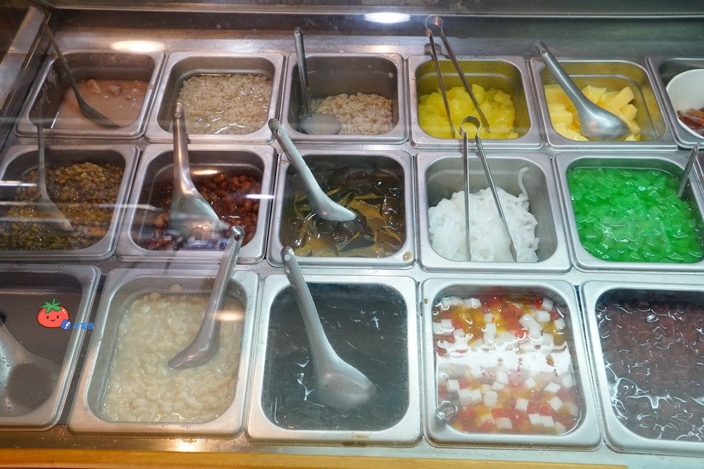 【蘆洲冰店】浮誇造型整顆西瓜冰 古早味旺來冰鳳梨冰 還有雪花冰和芒果冰唷!