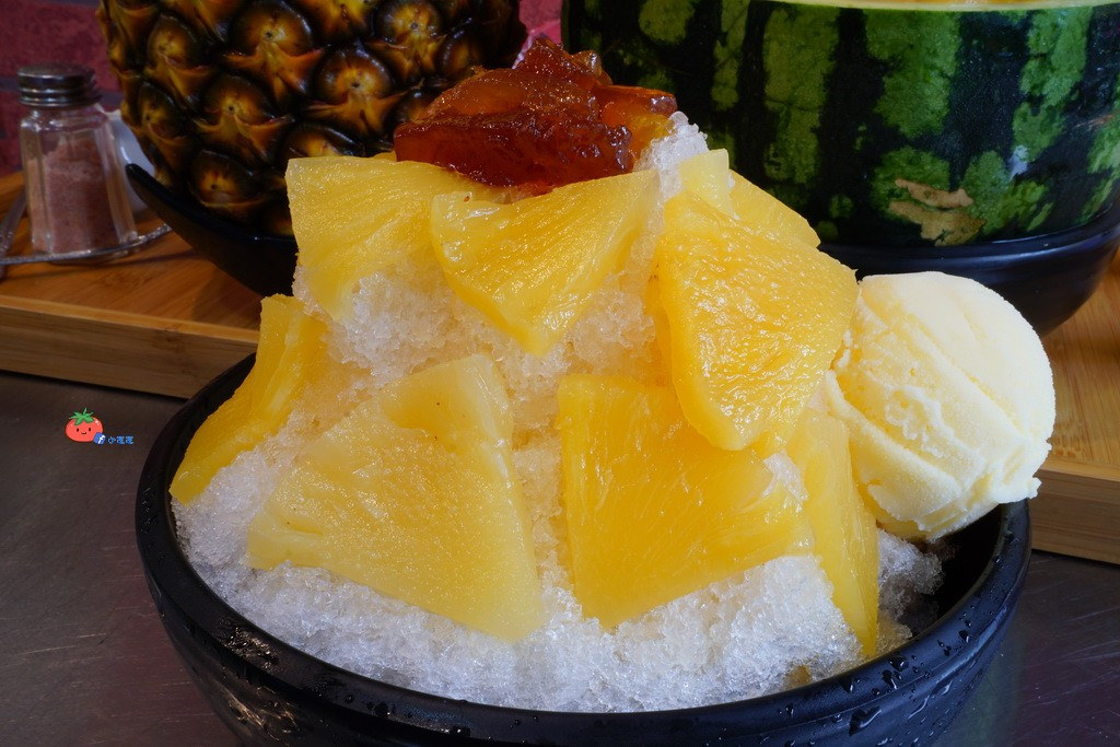 【蘆洲冰店】浮誇造型整顆西瓜冰 古早味旺來冰鳳梨冰 還有雪花冰和芒果冰唷!