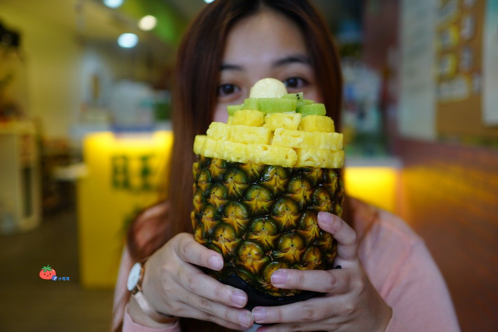 【蘆洲冰店】浮誇造型整顆西瓜冰 古早味旺來冰鳳梨冰 還有雪花冰和芒果冰唷!