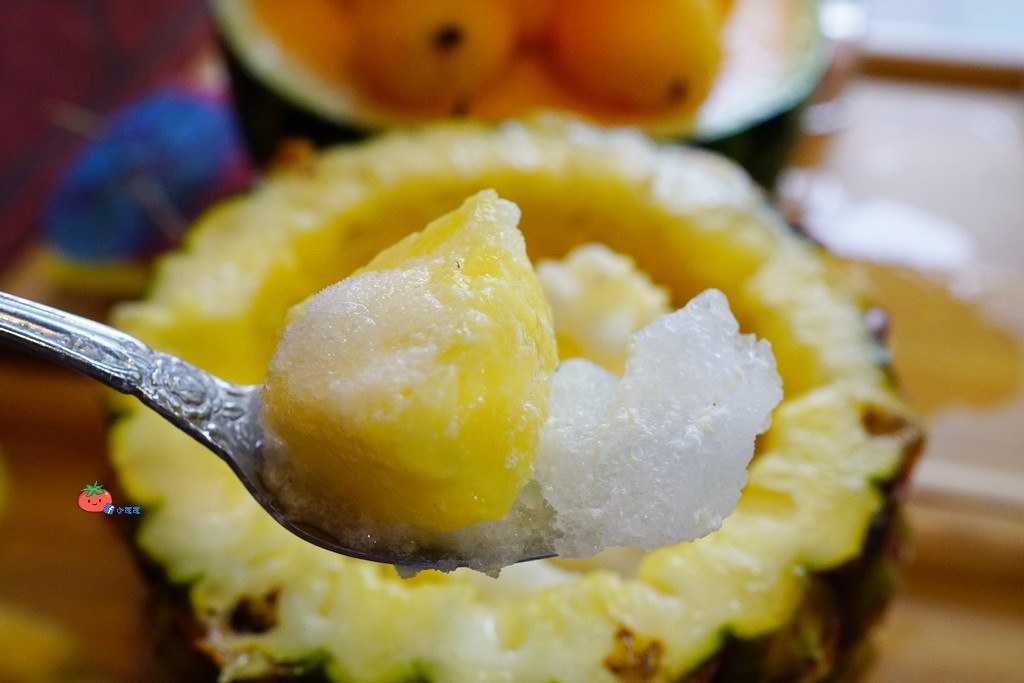 【蘆洲冰店】浮誇造型整顆西瓜冰 古早味旺來冰鳳梨冰 還有雪花冰和芒果冰唷!