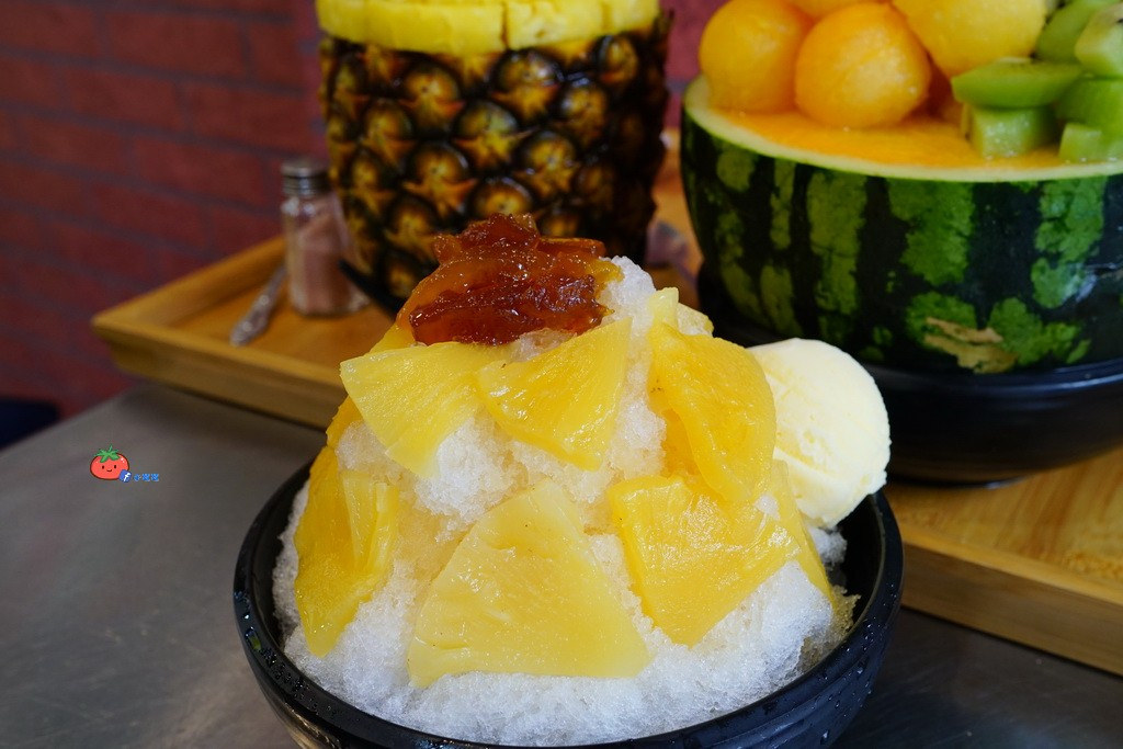 【蘆洲冰店】浮誇造型整顆西瓜冰 古早味旺來冰鳳梨冰 還有雪花冰和芒果冰唷!