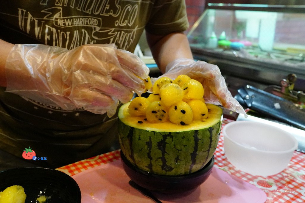 【蘆洲冰店】浮誇造型整顆西瓜冰 古早味旺來冰鳳梨冰 還有雪花冰和芒果冰唷!