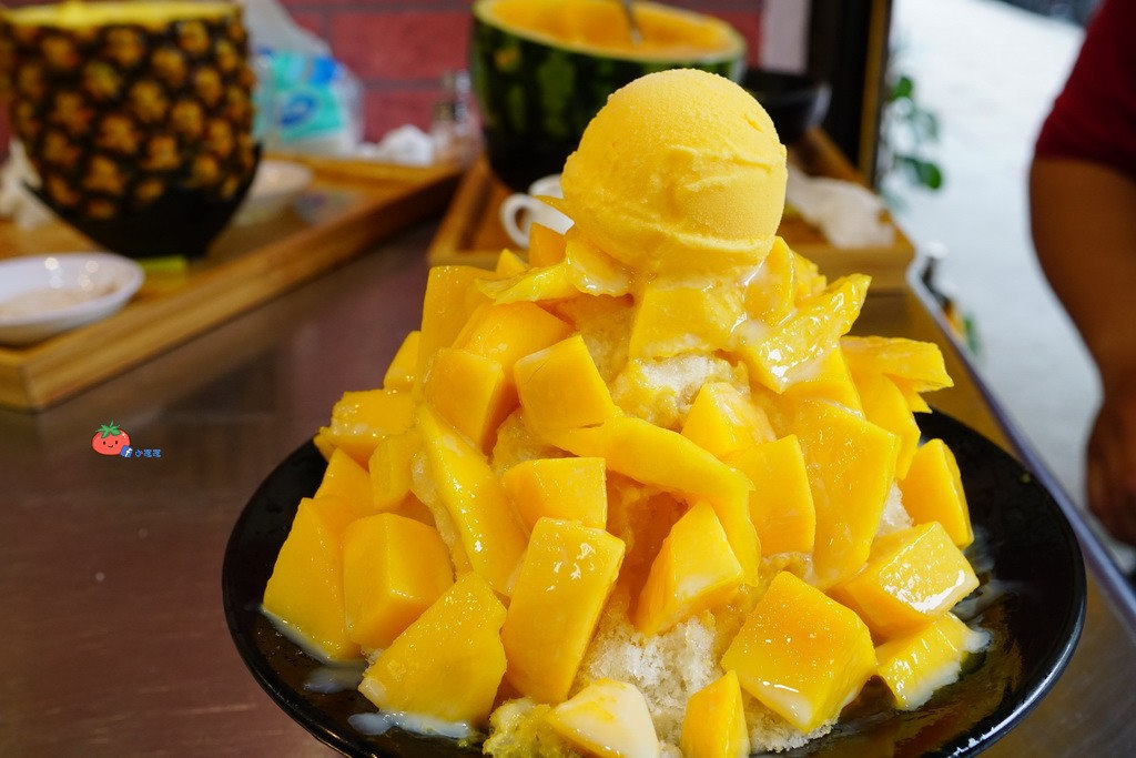 【蘆洲冰店】浮誇造型整顆西瓜冰 古早味旺來冰鳳梨冰 還有雪花冰和芒果冰唷!