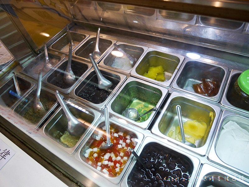 蘆洲中正路 古早味旺來冰店 蘆洲冰店推薦 蘆洲吃冰 蘆洲哪一家冰好吃 蘆洲鳳梨冰 鳳梨創意冰品6.jpg