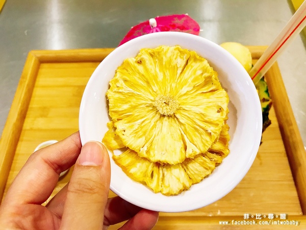 古早味旺來冰店：【捷運美食】古早味旺來冰店 正港台灣味+純天然果香 創意冰品夏日鳯梨園吸睛度十足！每日限量供應~