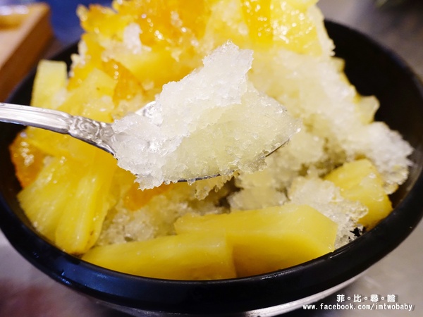 古早味旺來冰店：【捷運美食】古早味旺來冰店 正港台灣味+純天然果香 創意冰品夏日鳯梨園吸睛度十足！每日限量供應~