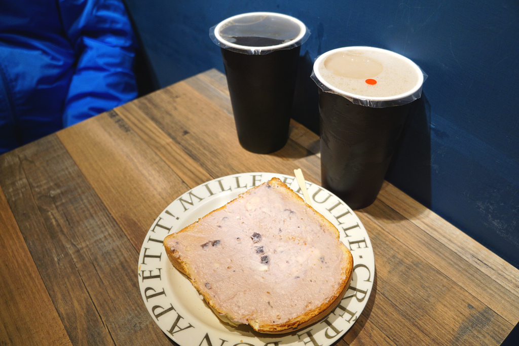 紅茶&紅茶豆漿&藍莓乳酪厚片