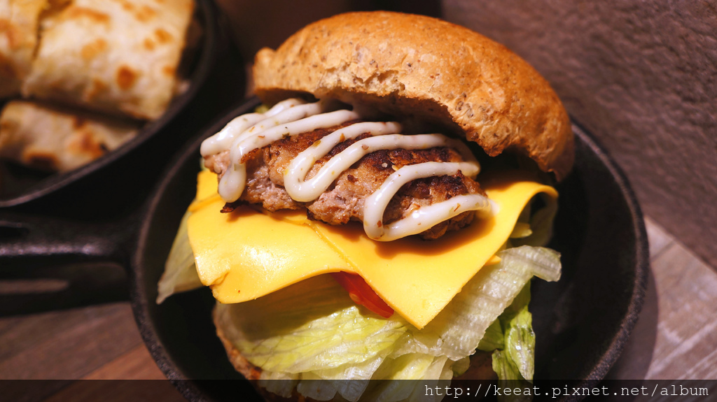 手工自製豬排堡