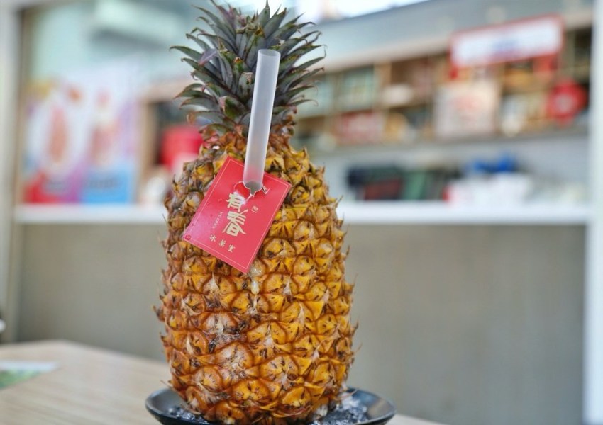 台中下午茶,台中冰品,台中冰果室,台中呷甜甜,台中果汁,台中甜點,台中科博館,台中美食,台中草莓冰,台中西區,台中西區美食,國立自然科學博物館,有春冰菓室,有春冰菓室Wu Chun Ice Shop,草莓冰,草莓燒麻糬,草莓牛奶,鳳梨冰沙 @VIVIYU小世界