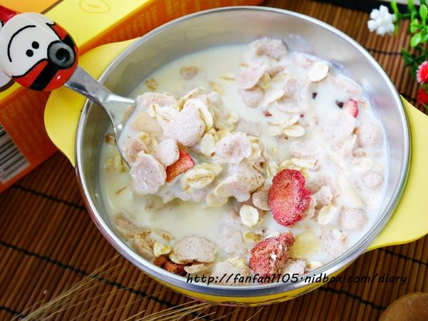 一起吃有機 青荷有機 有機杏仁草莓麥片 有機抹茶穀脆餅 (16).JPG