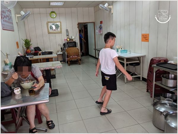 台北大腸蚵仔麵線 (5).jpg