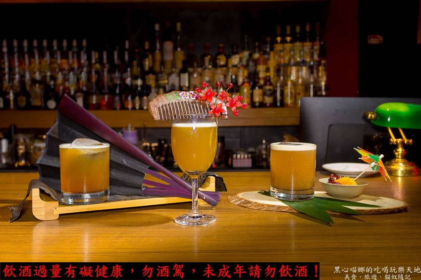 高雄苓雅︱LaFaceBar 在酒吧唱卡拉OK也太嗨!每週二、四的KTV之夜,快來這兒展現你的天籟好歌喉!