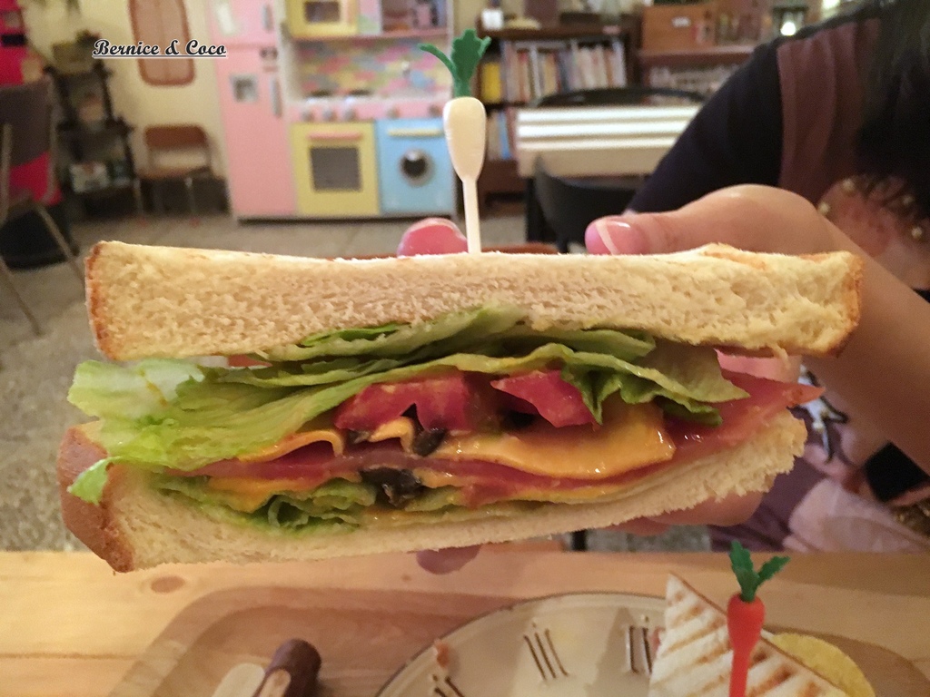 IMG_2025.JPG IMG_2025.JPG