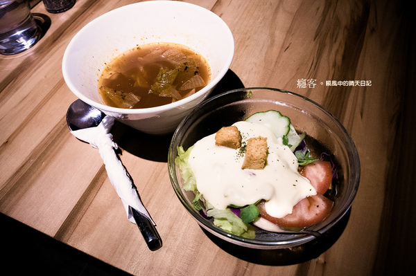FREAKS CAFÉ & BISTRO 癮客(林口店):【愛評體驗團|FREAKS CAFE? & BISTRO 癮客(林口店)】和朋友來個狂歡夜 享受義式料理及微薰氣氛吧!! FREAKS CAFÉ & BISTRO 癮客(林口店):【愛評體驗團|FREAKS CAFE? & BISTRO 癮客(林口店)】和朋友來個狂歡夜 享受義式料理及微薰氣氛吧!!