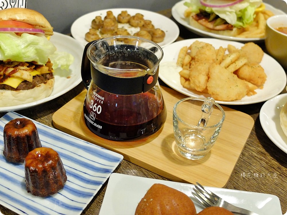 檜意生活村週邊R5小餐館客製美式漢堡超好吃!現烤可麗露吃了會上癮~