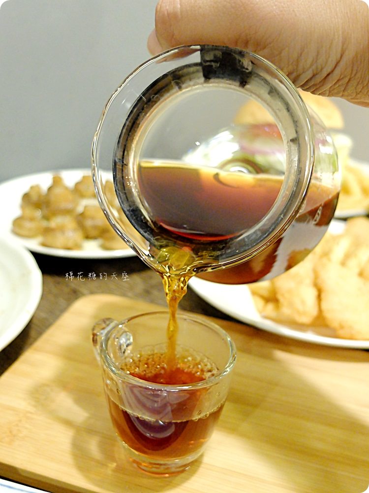 檜意生活村週邊R5小餐館客製美式漢堡超好吃!現烤可麗露吃了會上癮~