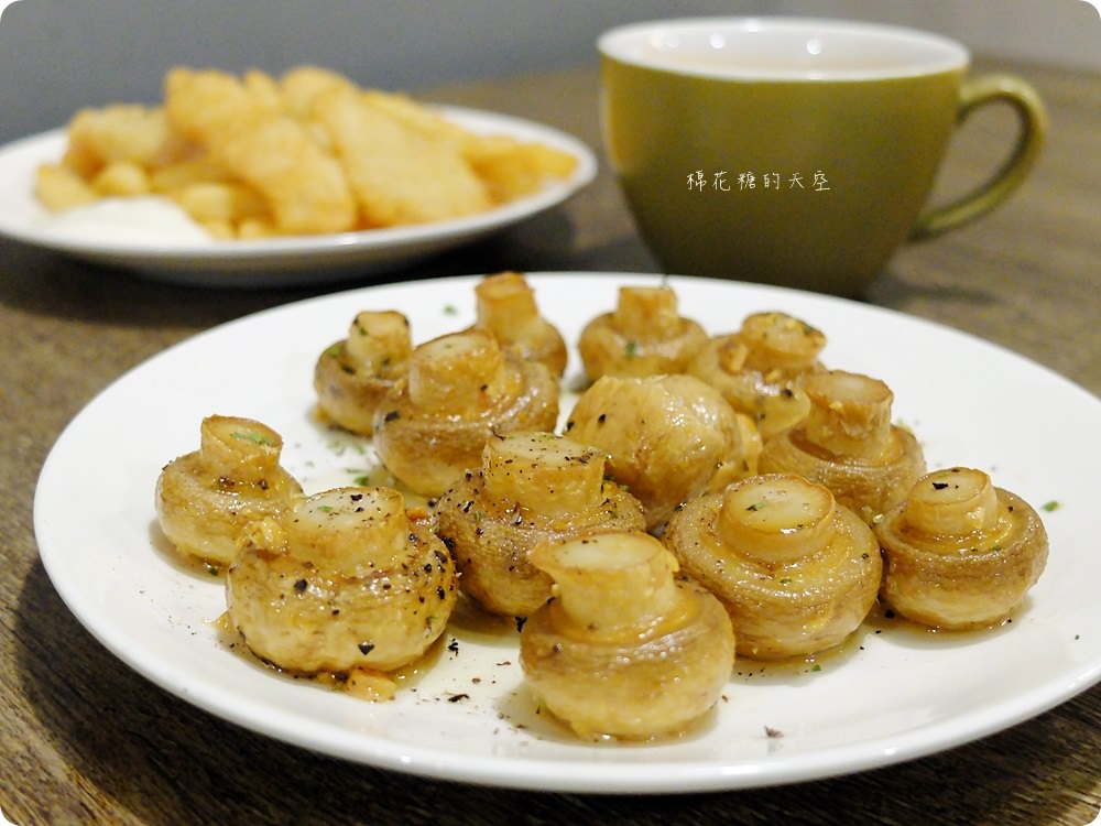 檜意生活村週邊R5小餐館客製美式漢堡超好吃!現烤可麗露吃了會上癮~