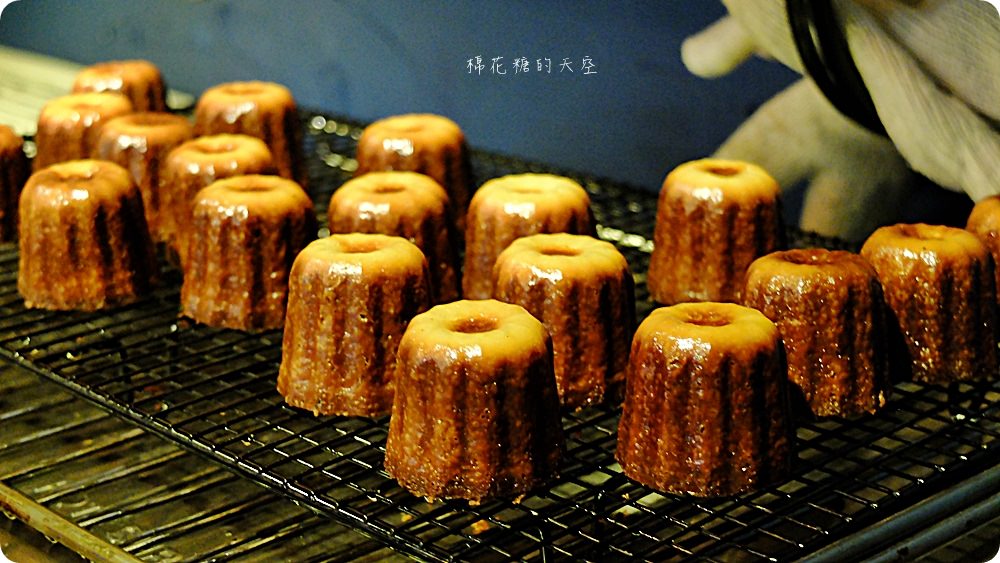 檜意生活村週邊R5小餐館客製美式漢堡超好吃!現烤可麗露吃了會上癮~