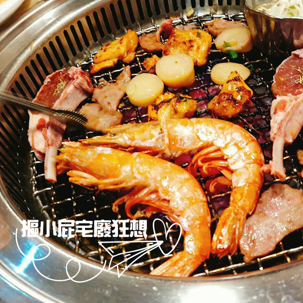 【桃園美食】玖樓燒肉料理－無國界燒肉吃到飽，超大隻天使紅蝦、牛舌、干貝通通任你吃！