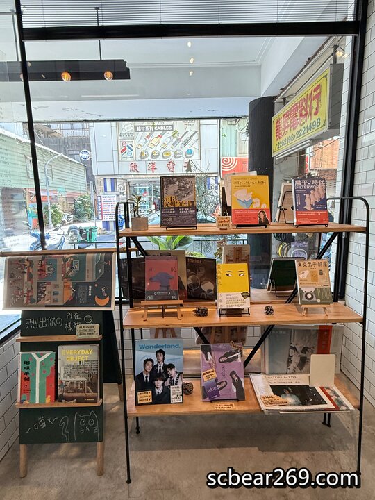 台中不限時咖啡館！Fleet Street艦隊街咖啡結合獨立書店，台中火車站旁。