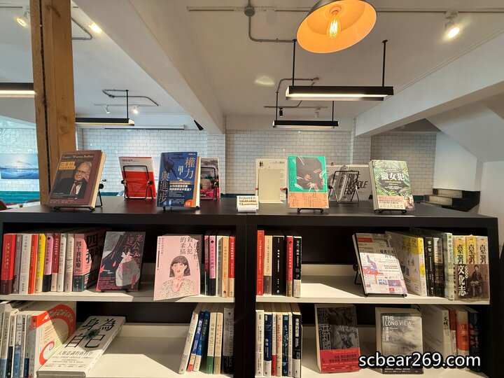 台中不限時咖啡館！Fleet Street艦隊街咖啡結合獨立書店，台中火車站旁。