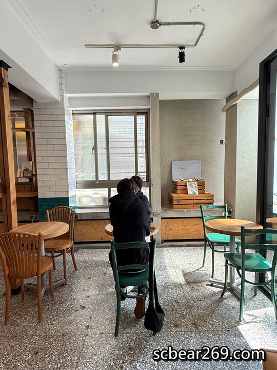 台中不限時咖啡館！Fleet Street艦隊街咖啡結合獨立書店，台中火車站旁。