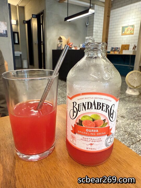 台中不限時咖啡館！Fleet Street艦隊街咖啡結合獨立書店，台中火車站旁。