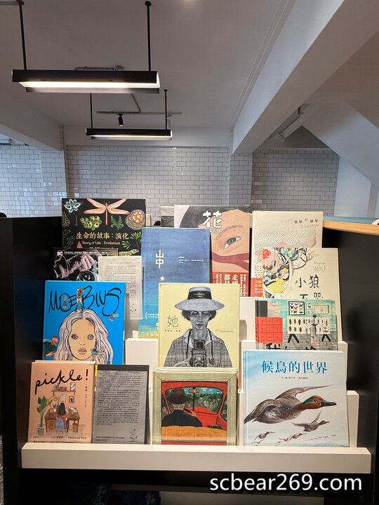 台中不限時咖啡館！Fleet Street艦隊街咖啡結合獨立書店，台中火車站旁。