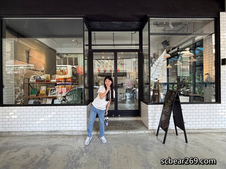 台中不限時咖啡館！Fleet Street艦隊街咖啡結合獨立書店，台中火車站旁。