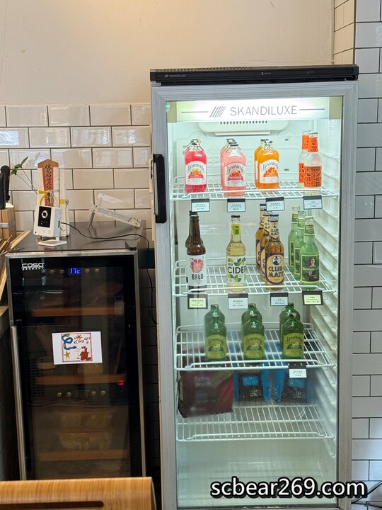 台中不限時咖啡館！Fleet Street艦隊街咖啡結合獨立書店，台中火車站旁。