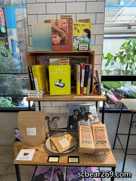 台中不限時咖啡館！Fleet Street艦隊街咖啡結合獨立書店，台中火車站旁。