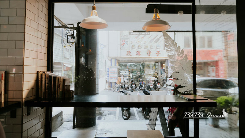 台中市中區台中咖啡|Fleet Street 艦隊街咖啡X獨立書店是K書房啊!