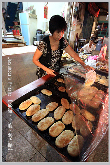 金門金城●手工碳烤蛋捲+無名肉粽包子●必吃手工市場美食