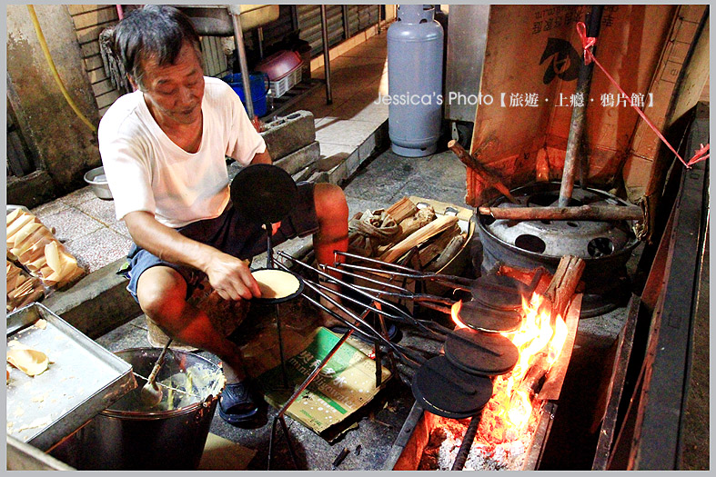 金門金城●手工碳烤蛋捲+無名肉粽包子●必吃手工市場美食