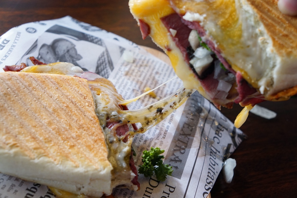 黑松露牛肉帕里尼