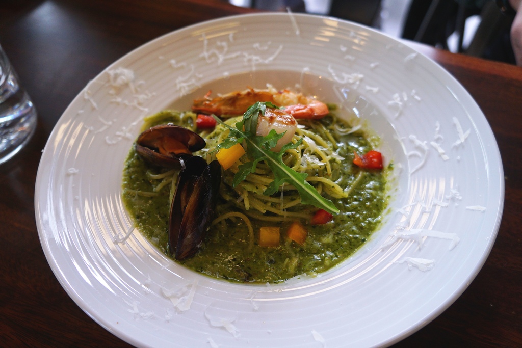 青醬烤大蝦嫩煎干貝義大利麵