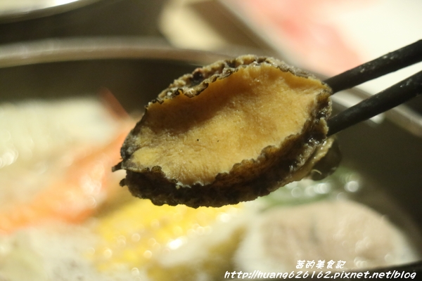 三色堇精緻火鍋:【台北松山區】民生社區火鍋『三色堇精緻火鍋』食材新鮮又美味~ 三色堇精緻火鍋:【台北松山區】民生社區火鍋『三色堇精緻火鍋』食材新鮮又美味~