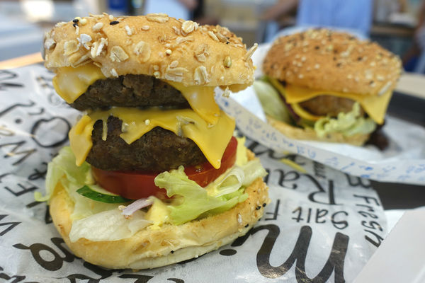 Burger Lab‧天成飯店玩出漢堡創意,千層馬鈴薯和自助取炸物都讓人眼睛發亮!!!