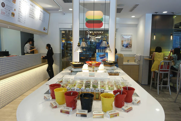 Burger Lab‧天成飯店玩出漢堡創意,千層馬鈴薯和自助取炸物都讓人眼睛發亮!!!